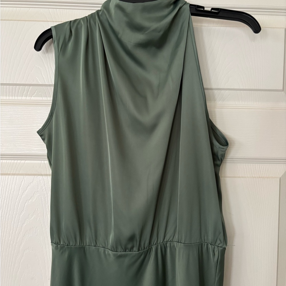 🐉 HOST PICK 🐉Elegant Green Sleeveless Dress - Picture 6 of 13